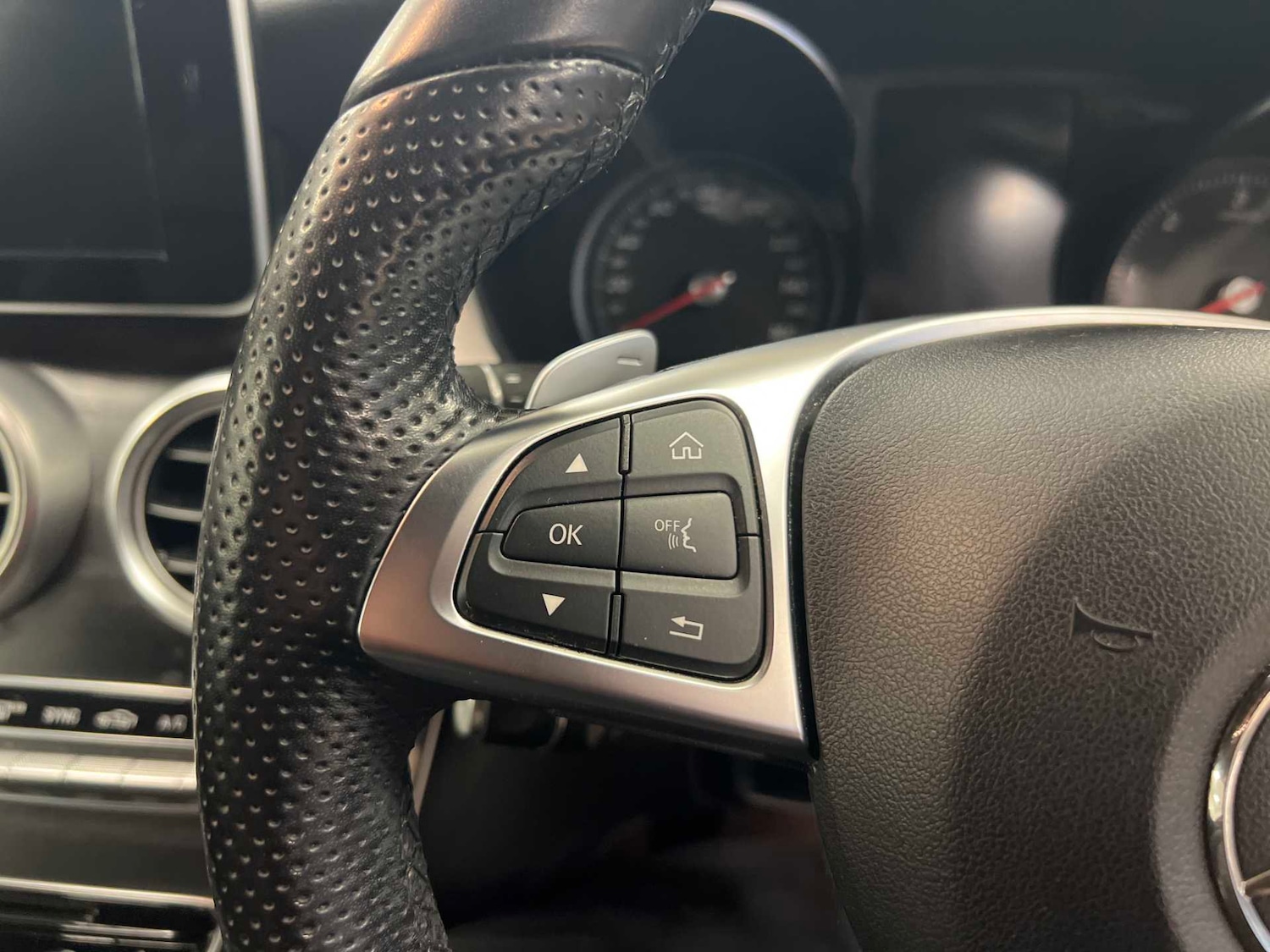 Used Mercedes-Benz C Class 2018 for sale - 76553266: Photo 10