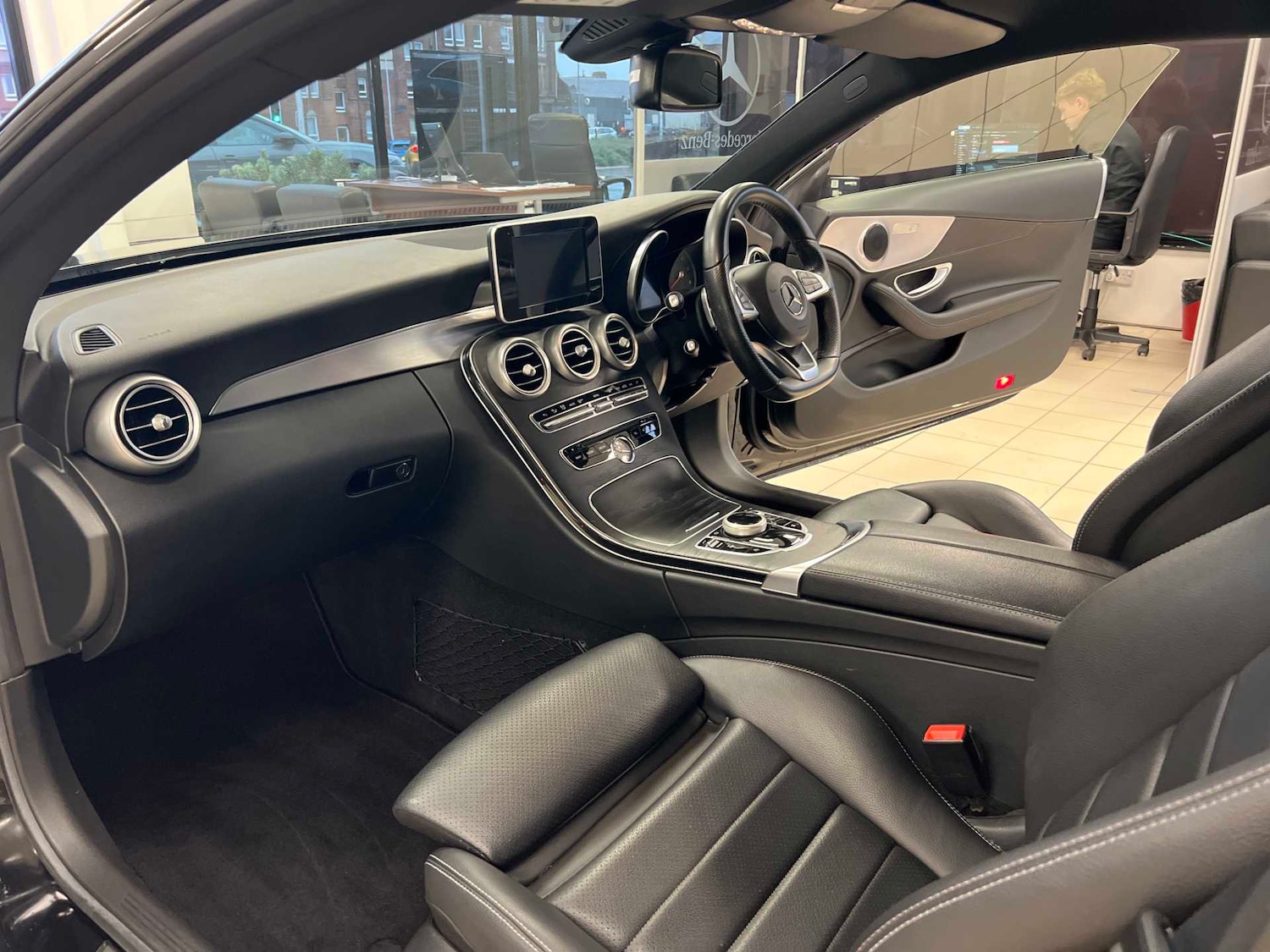 Used Mercedes-Benz C Class 2018 for sale - 76553266: Photo 35