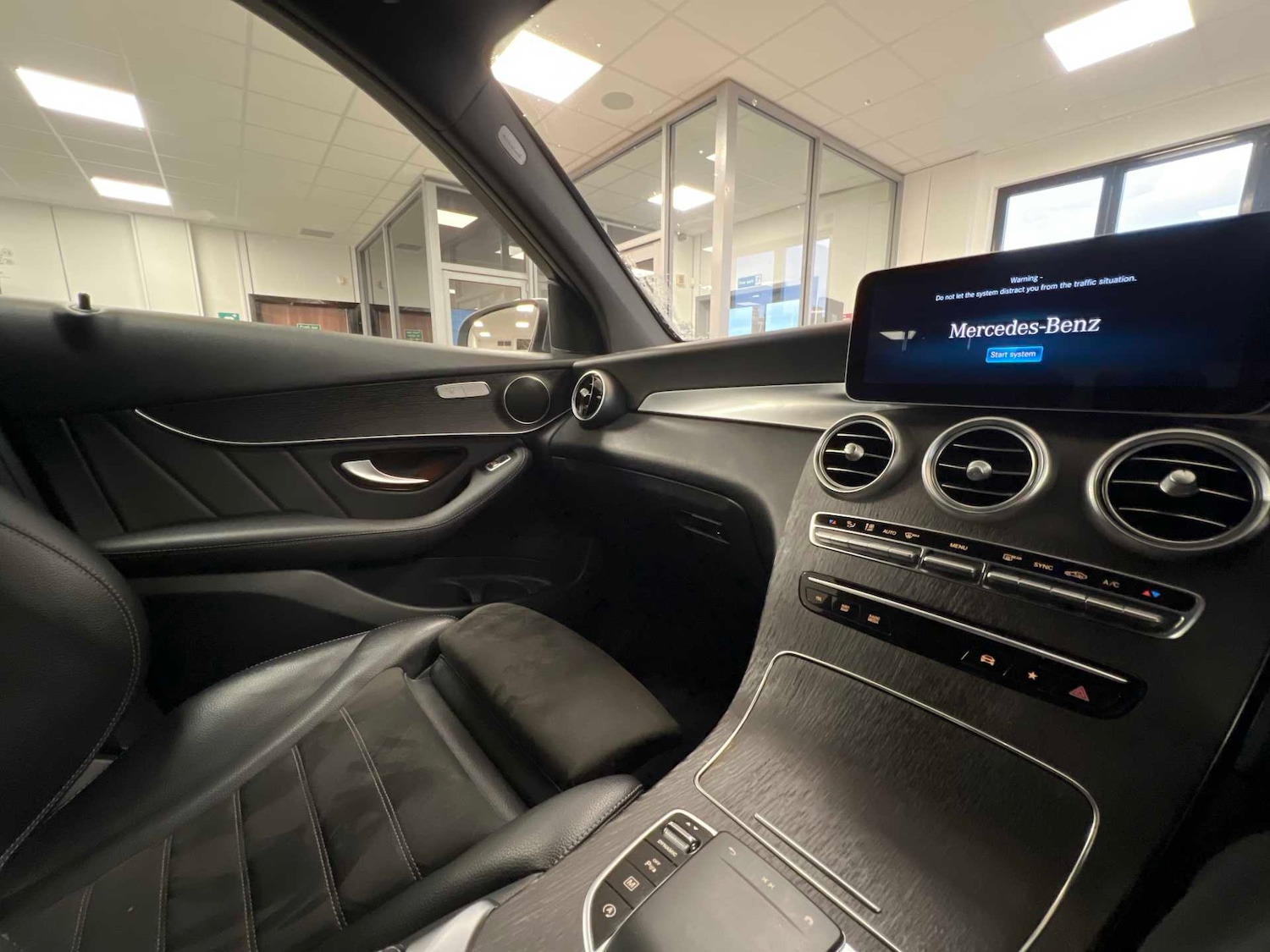 Used Mercedes-Benz GLC for sale - 77257383: Photo 24