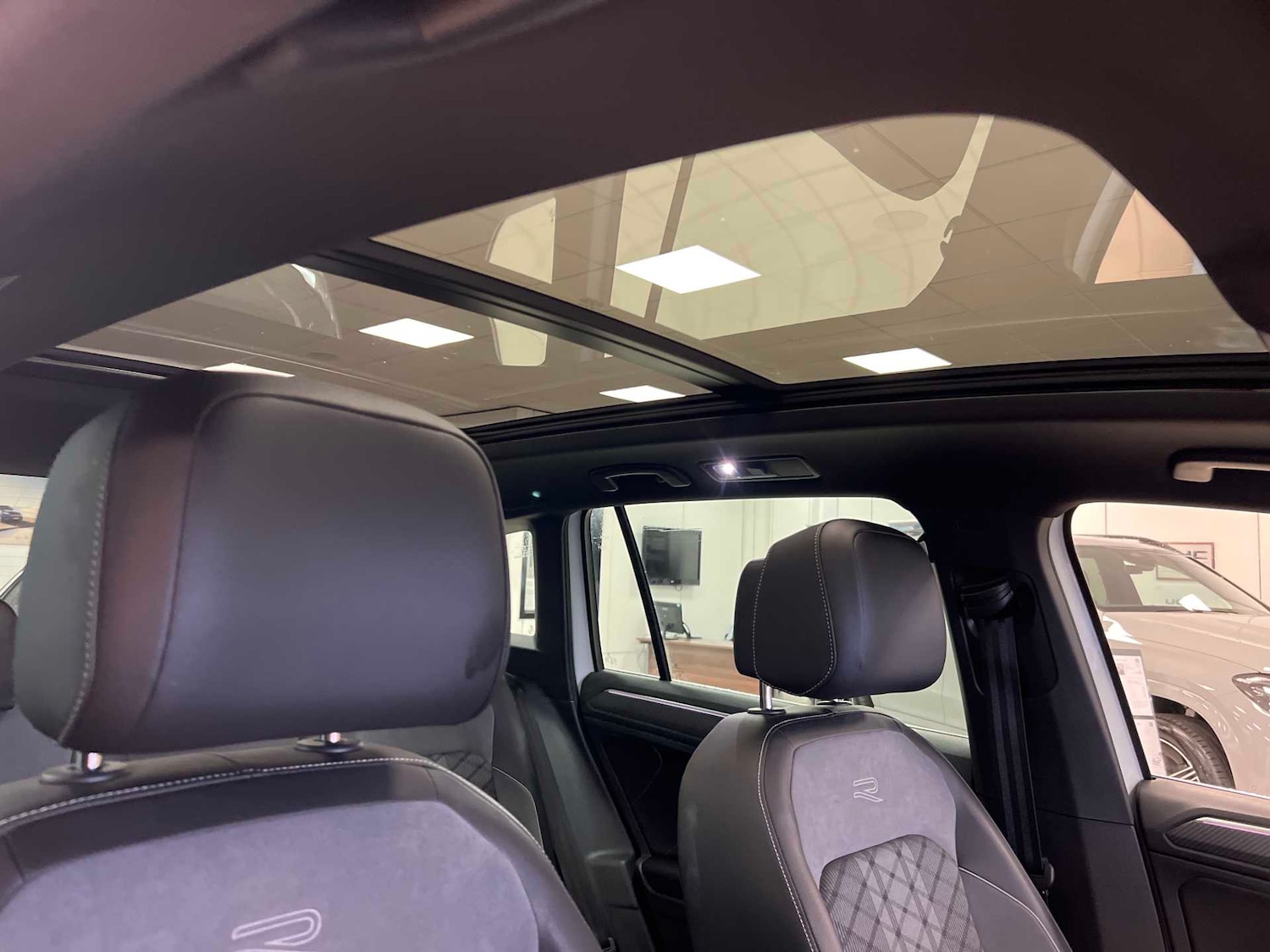 Used Volkswagen Tiguan 2023 for sale - 76501873: Photo 34