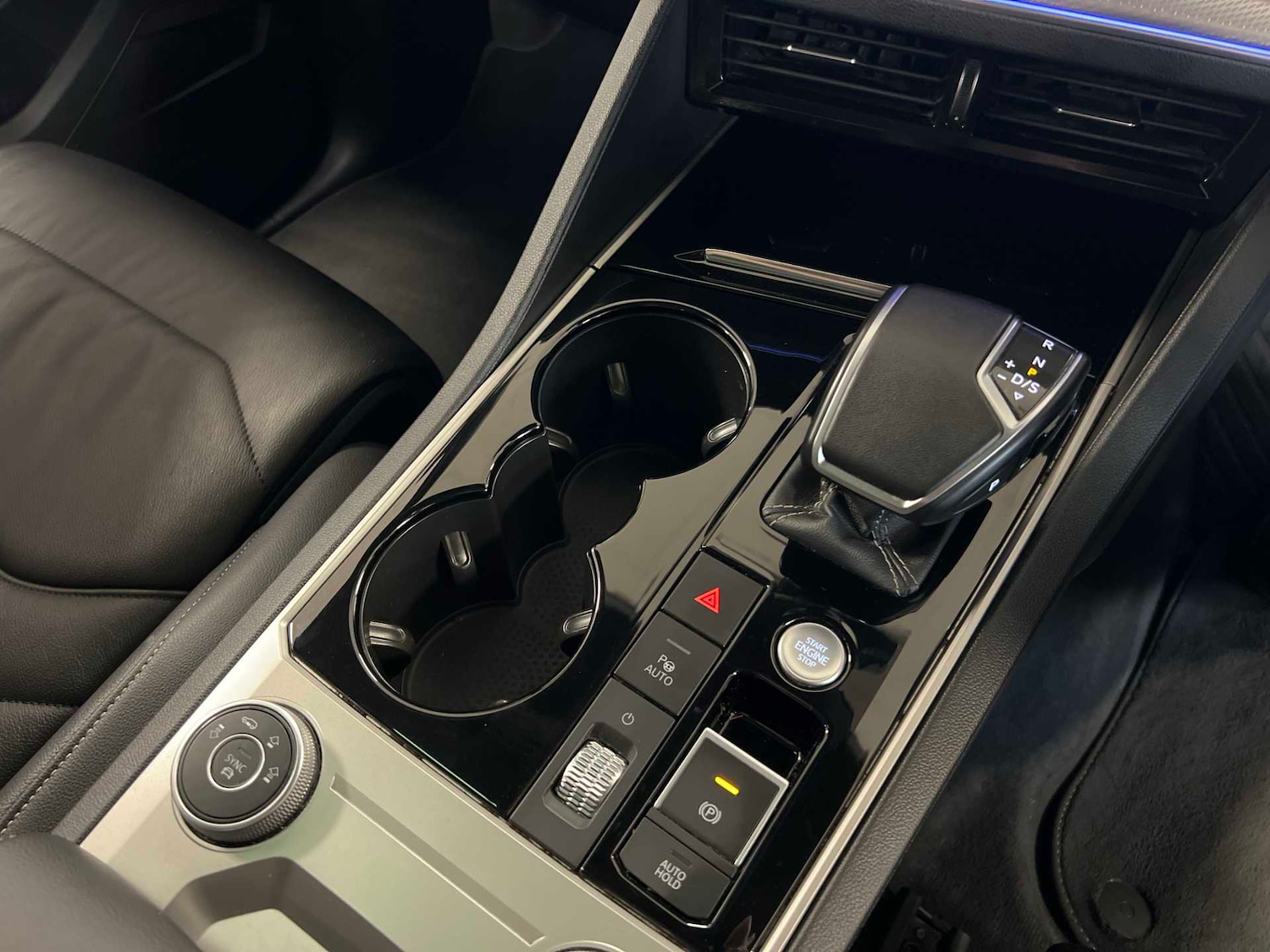 Used Volkswagen Touareg 2022 for sale - 76889810: Photo 24