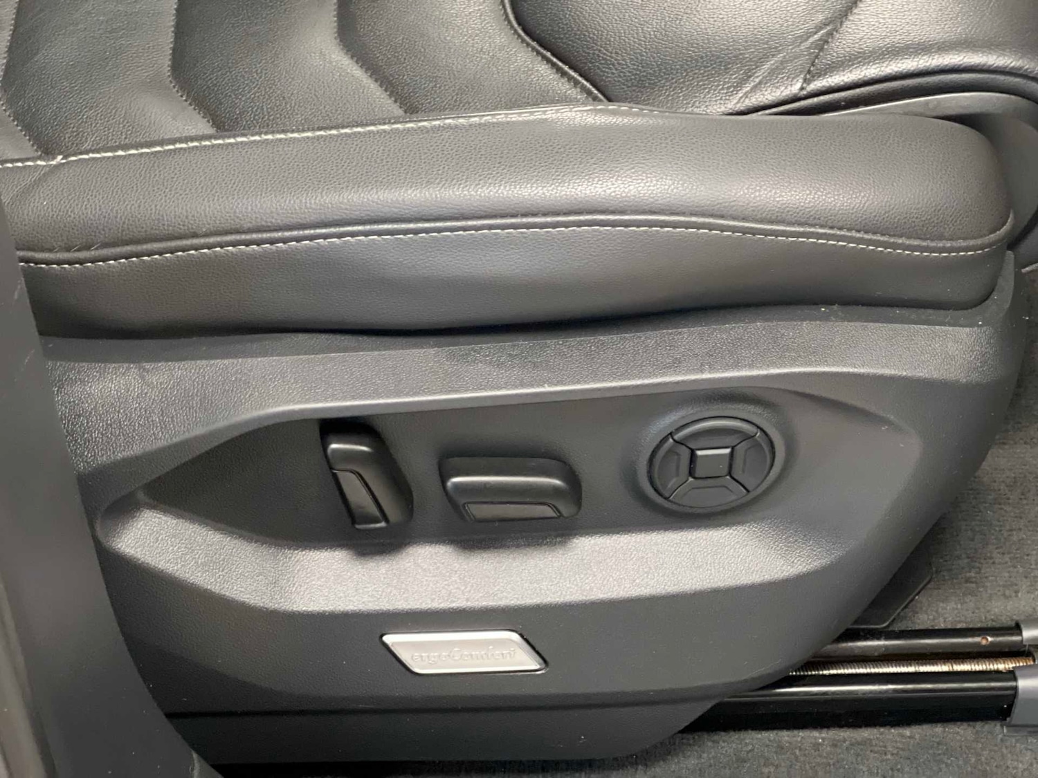 Used Volkswagen Touareg 2022 for sale - 76889810: Photo 26