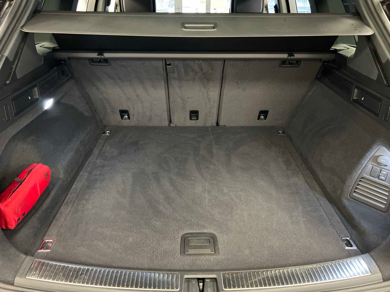 Used Volkswagen Touareg 2022 for sale - 76889810: Photo 33