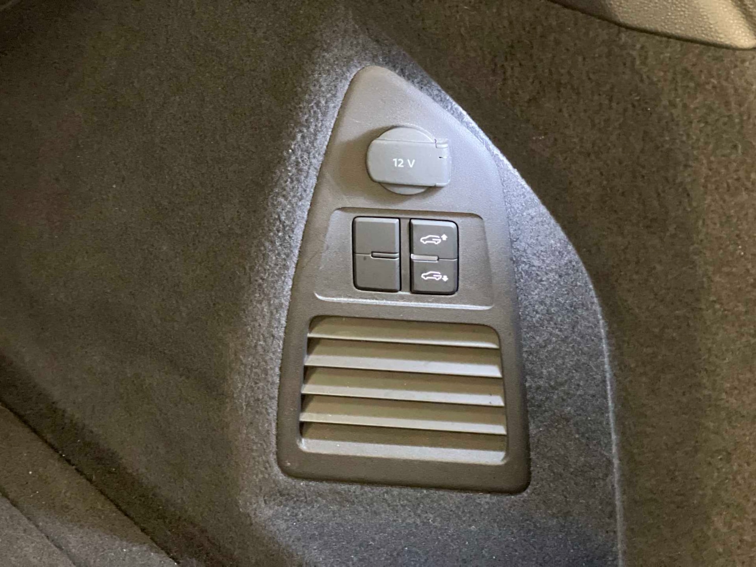 Used Volkswagen Touareg 2022 for sale - 76889810: Photo 35