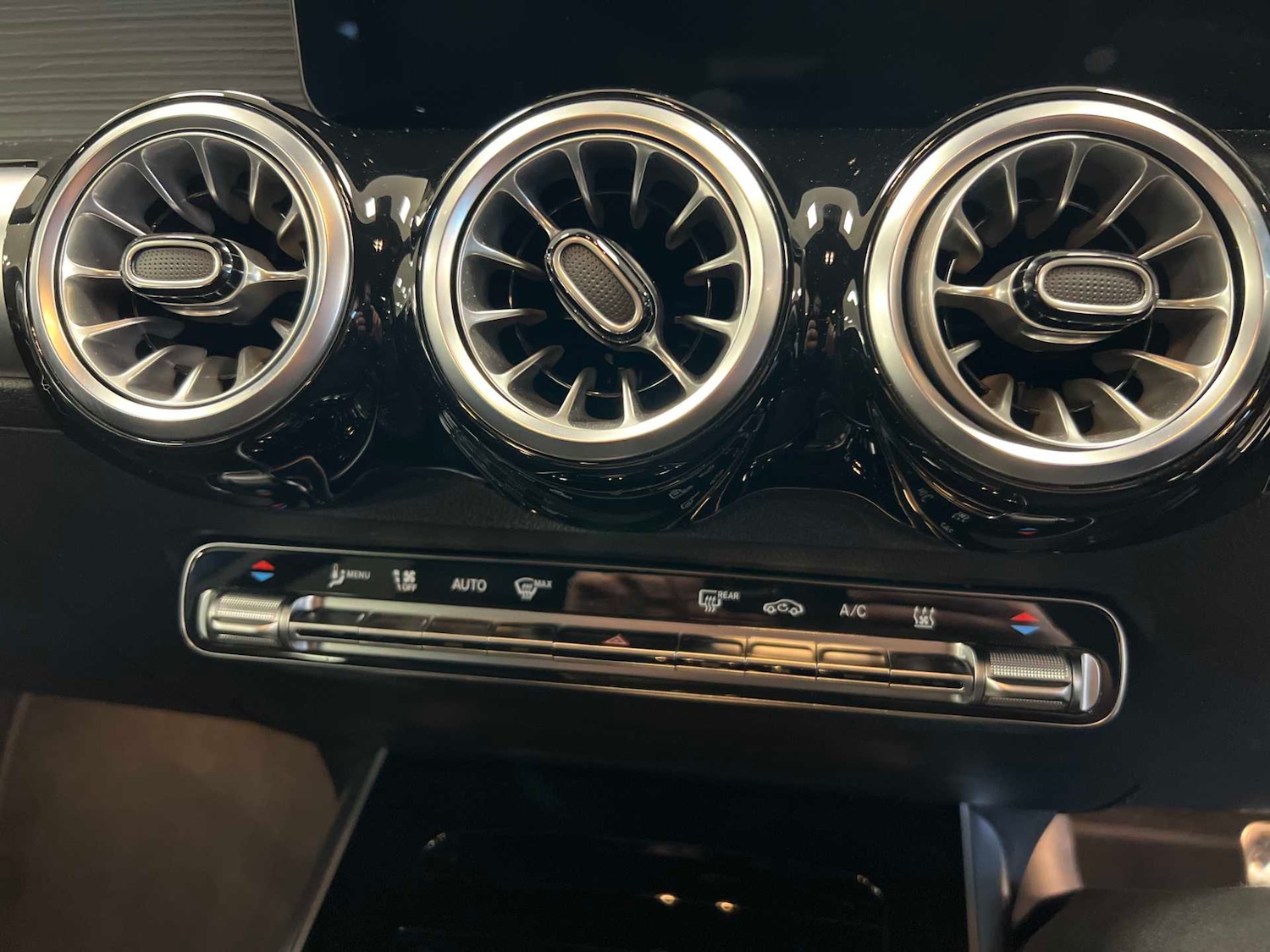 Used Mercedes-Benz EQB 2024 for sale - 76718194: Photo 23