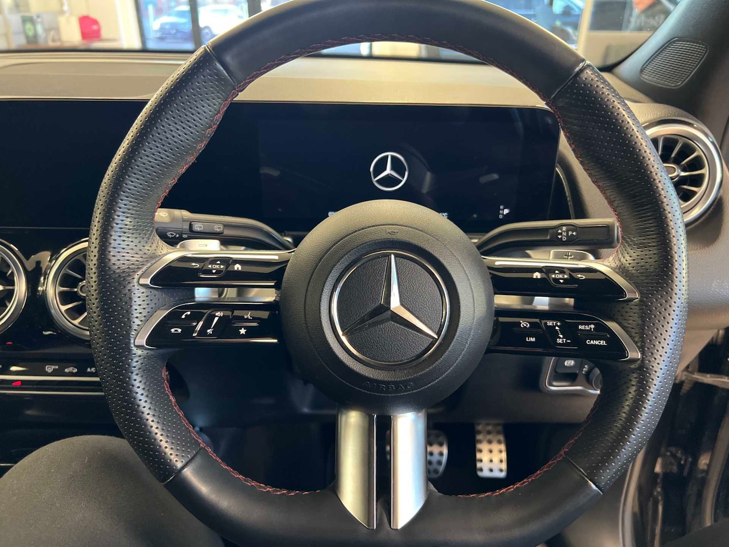 Used Mercedes-Benz GLB 2024 for sale - 76967825: Photo 16