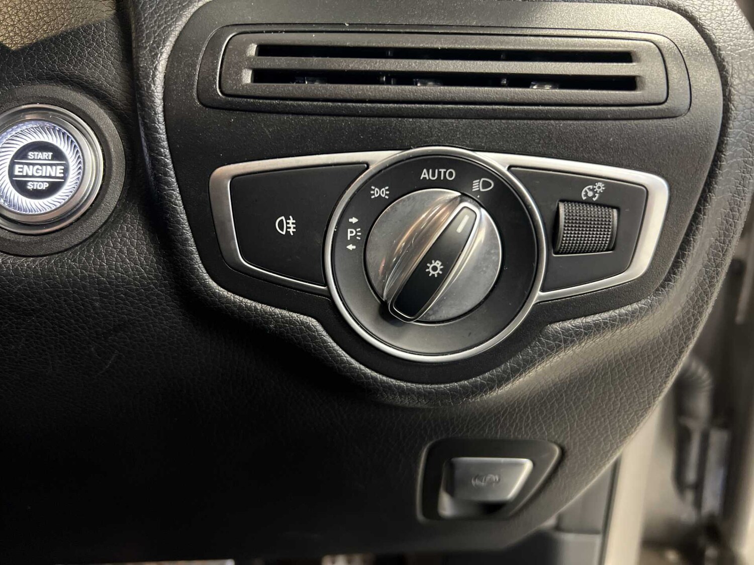 Used Mercedes-Benz GLC 2019 for sale - 76192038: Photo 21