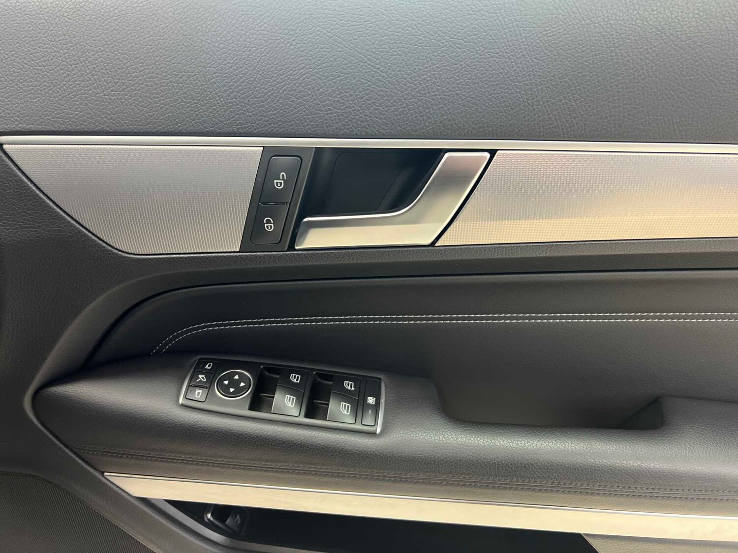 Used Mercedes-Benz E Class 2014 for sale - 77995906: Photo 14