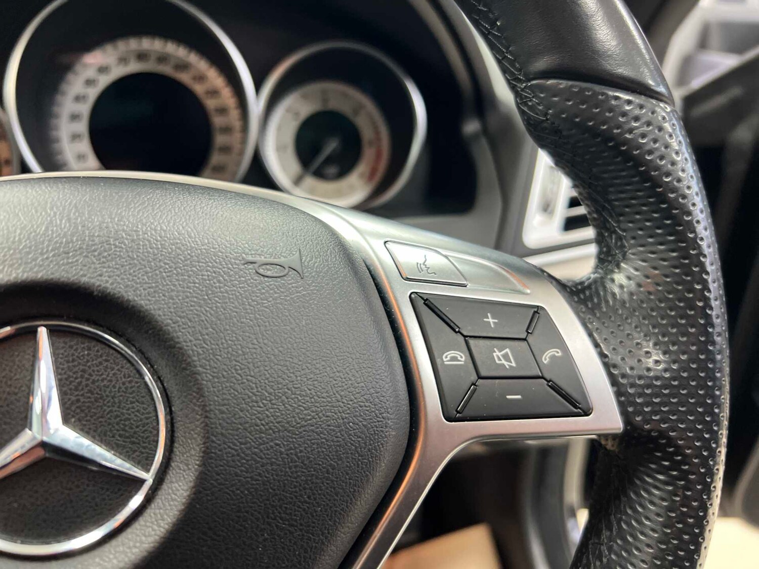 Used Mercedes-Benz E Class 2014 for sale - 77995906: Photo 17