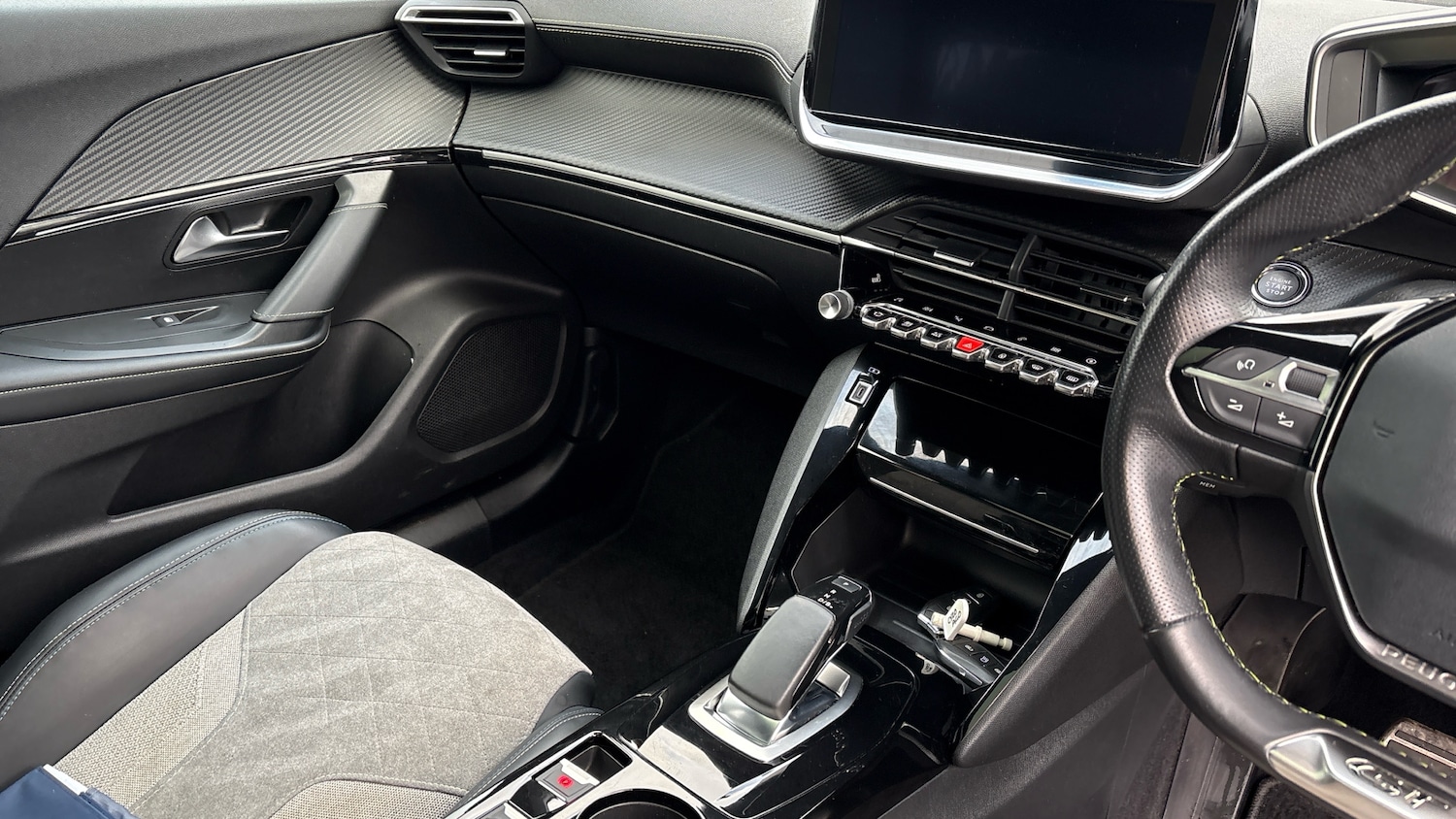 Used Peugeot 2008 2020 for sale - 76894355: Photo 14