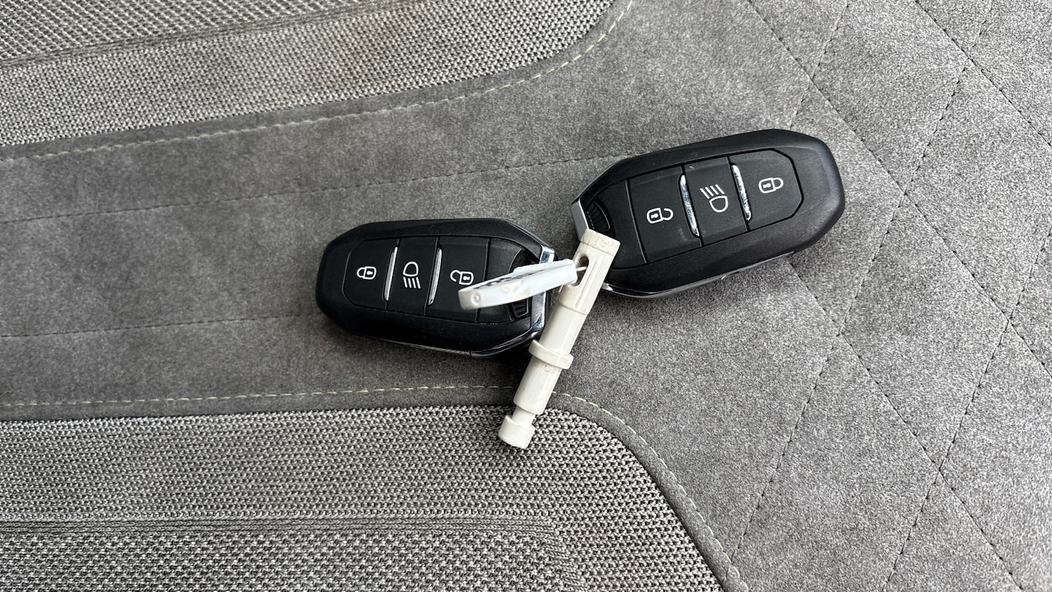 Used Peugeot 2008 2020 for sale - 76894355: Photo 20