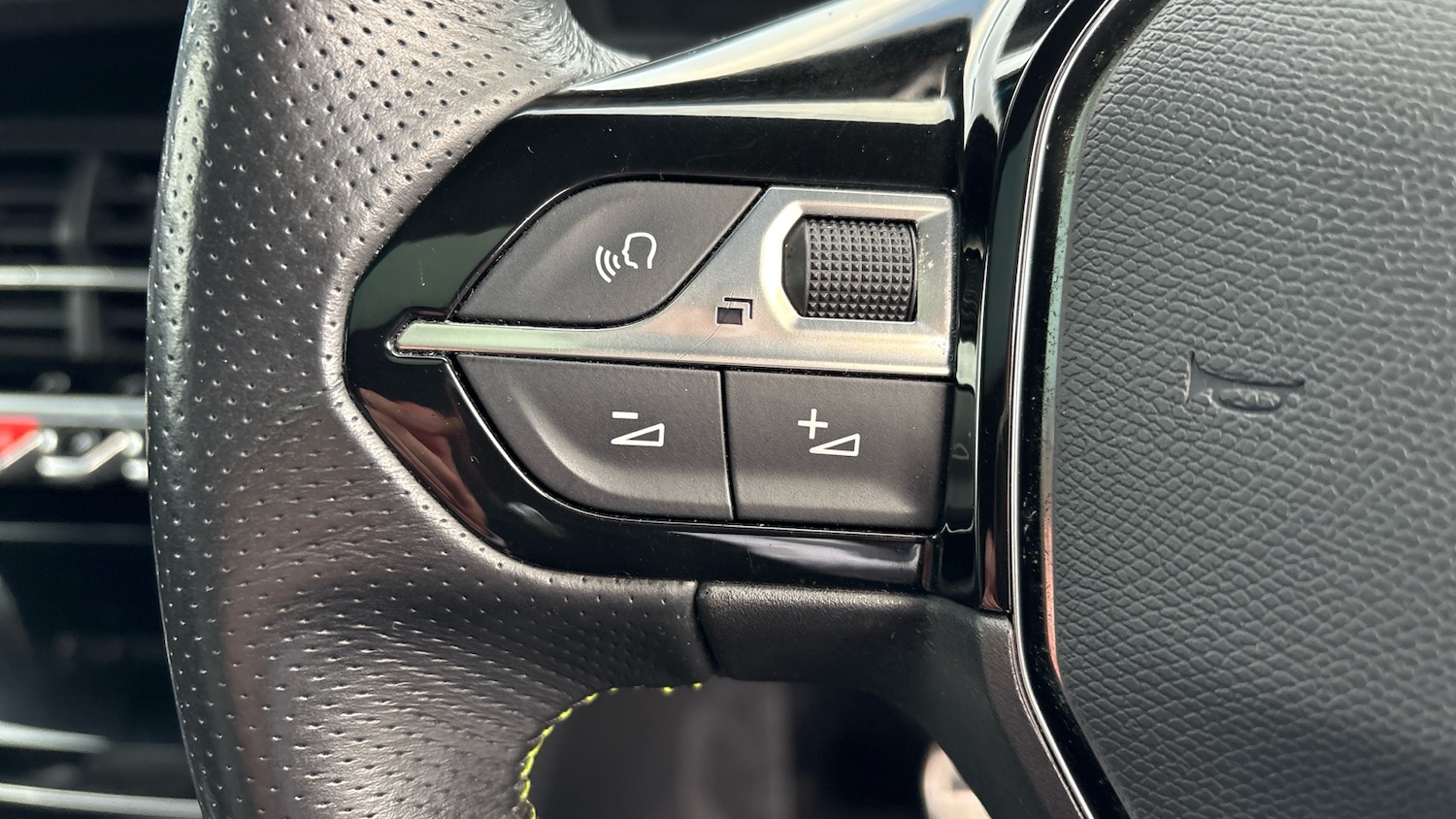 Used Peugeot 2008 2020 for sale - 76894355: Photo 26