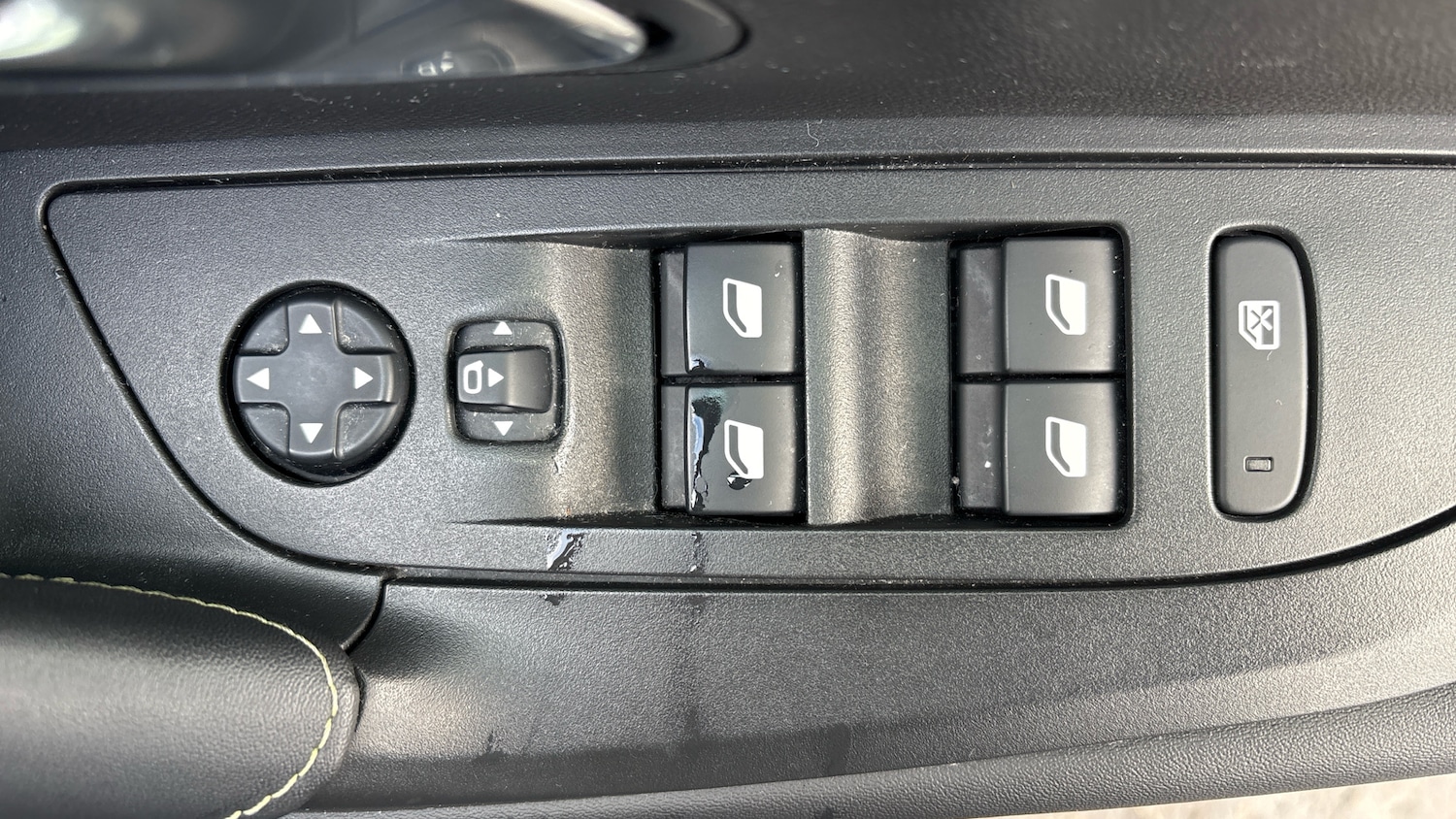 Used Peugeot 2008 2020 for sale - 76894355: Photo 27