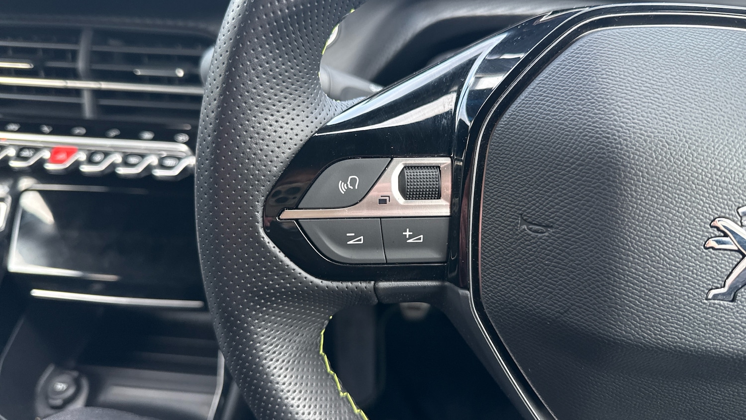 Used Peugeot 208 2022 for sale - 77285423: Photo 25