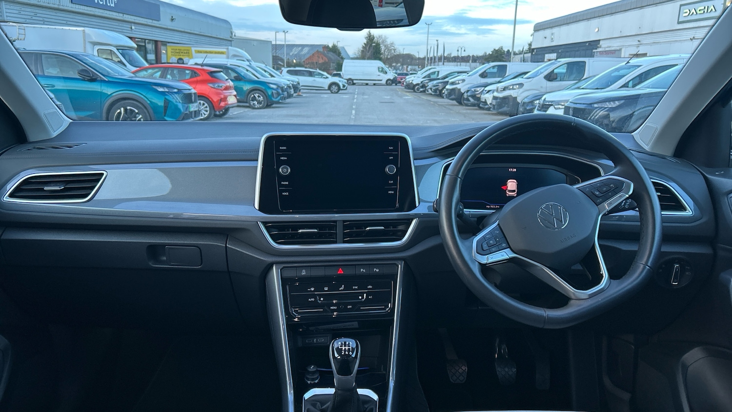 Used Volkswagen T-Roc 2023 for sale - 77781403: Photo 10