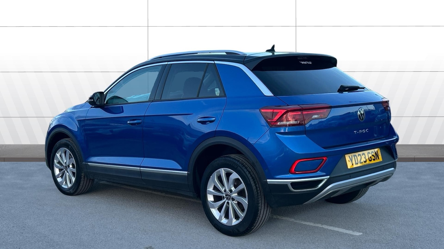 Used Volkswagen T-Roc 2023 for sale - 77781403: Photo 2