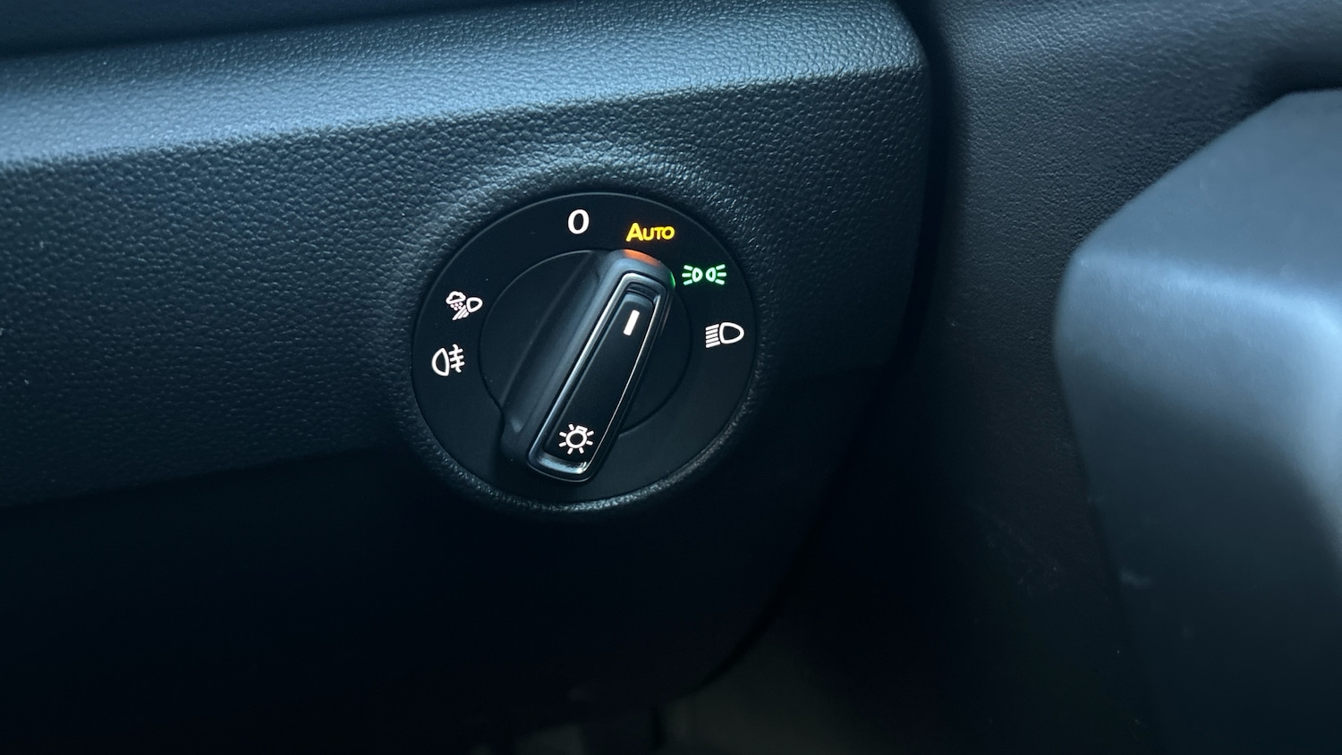 Used Volkswagen T-Roc 2023 for sale - 77781403: Photo 21