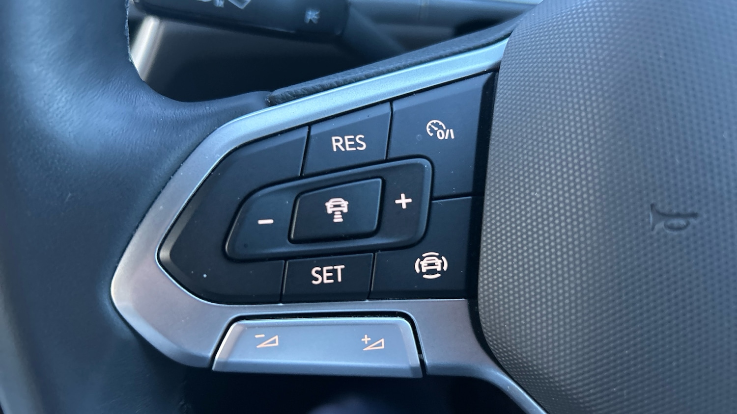 Used Volkswagen T-Roc 2023 for sale - 77781403: Photo 23