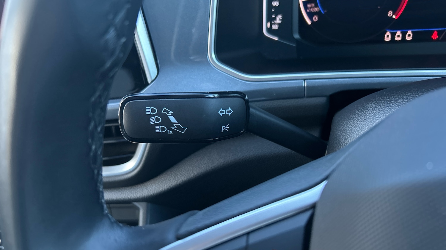 Used Volkswagen T-Roc 2023 for sale - 77781403: Photo 24