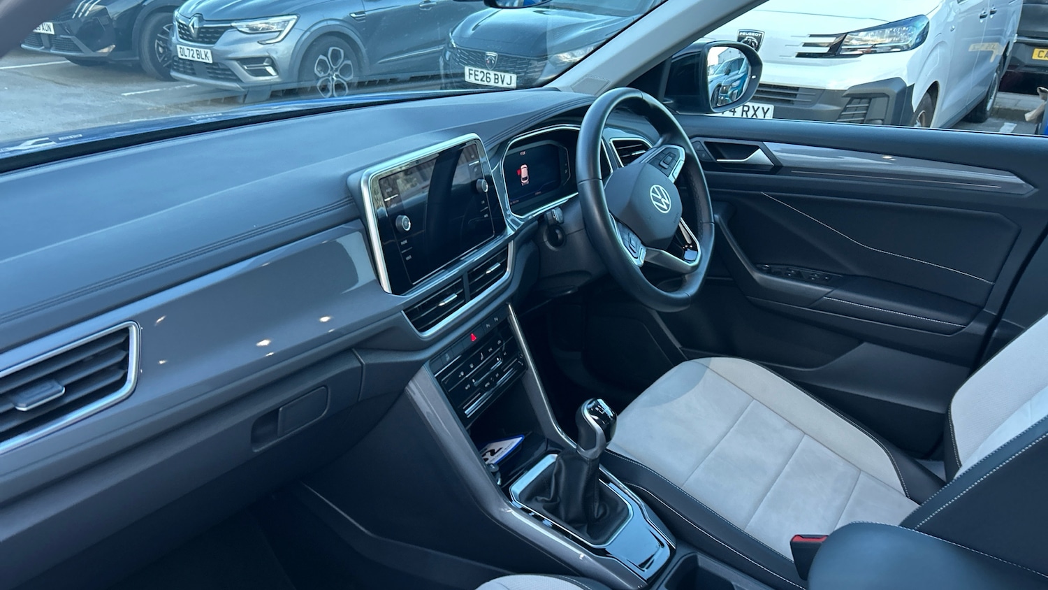 Used Volkswagen T-Roc 2023 for sale - 77781403: Photo 9