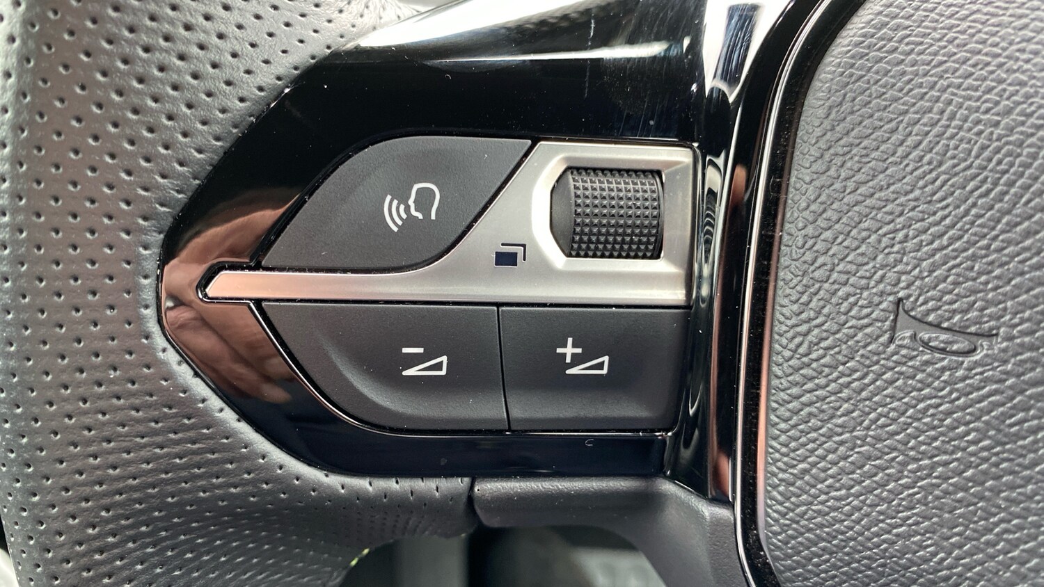 Used Peugeot 2008 2024 for sale - 77760510: Photo 52