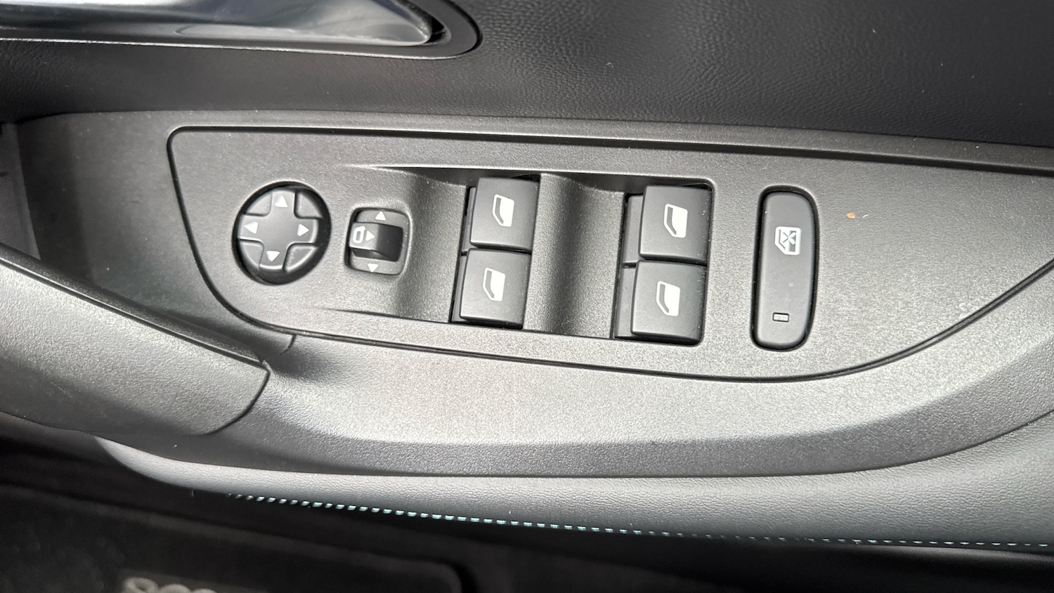 Used Peugeot 2008 2022 for sale - 76146462: Photo 37
