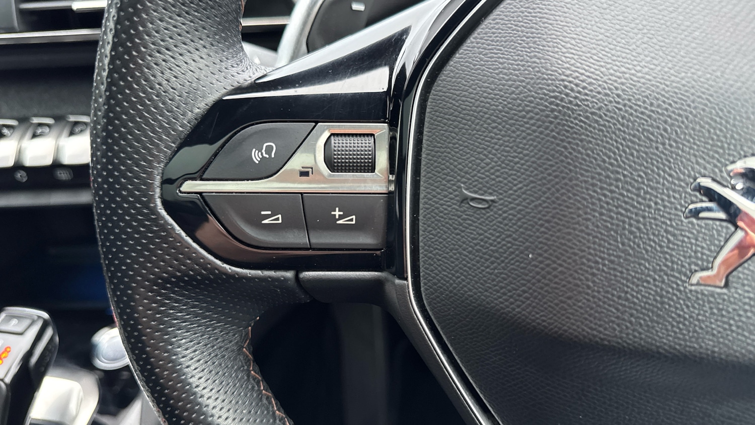 Used Peugeot 5008 2020 for sale - 77676983: Photo 31