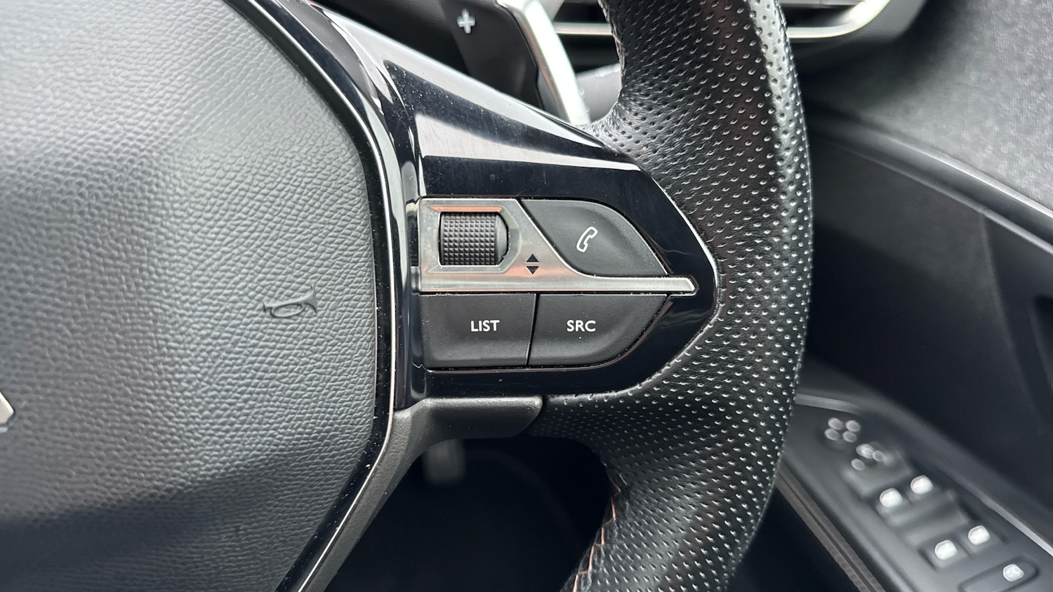 Used Peugeot 5008 2020 for sale - 77676983: Photo 32