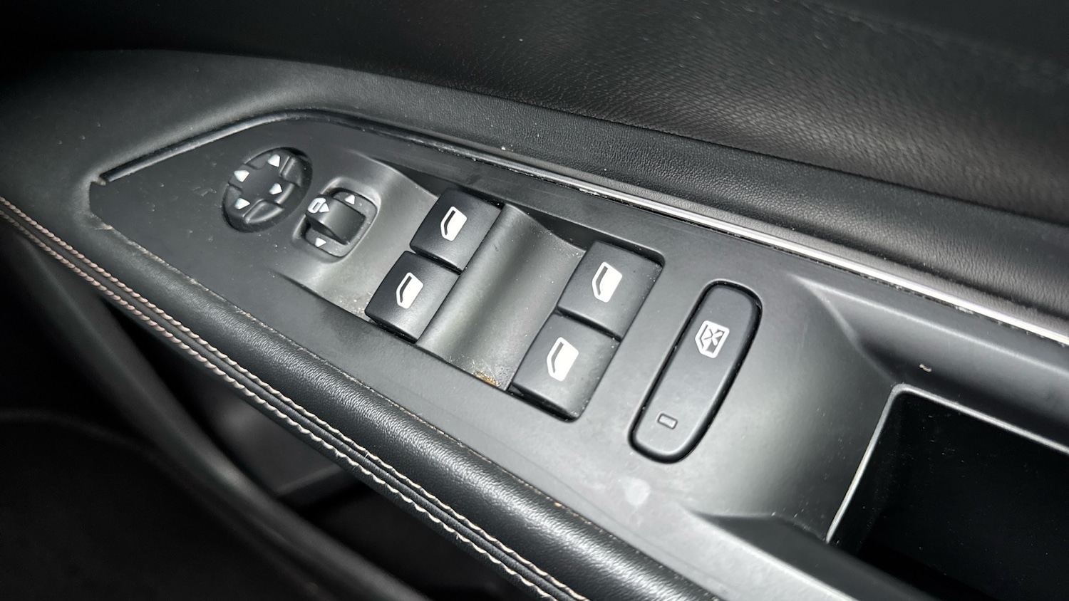 Used Peugeot 5008 2020 for sale - 77676983: Photo 35