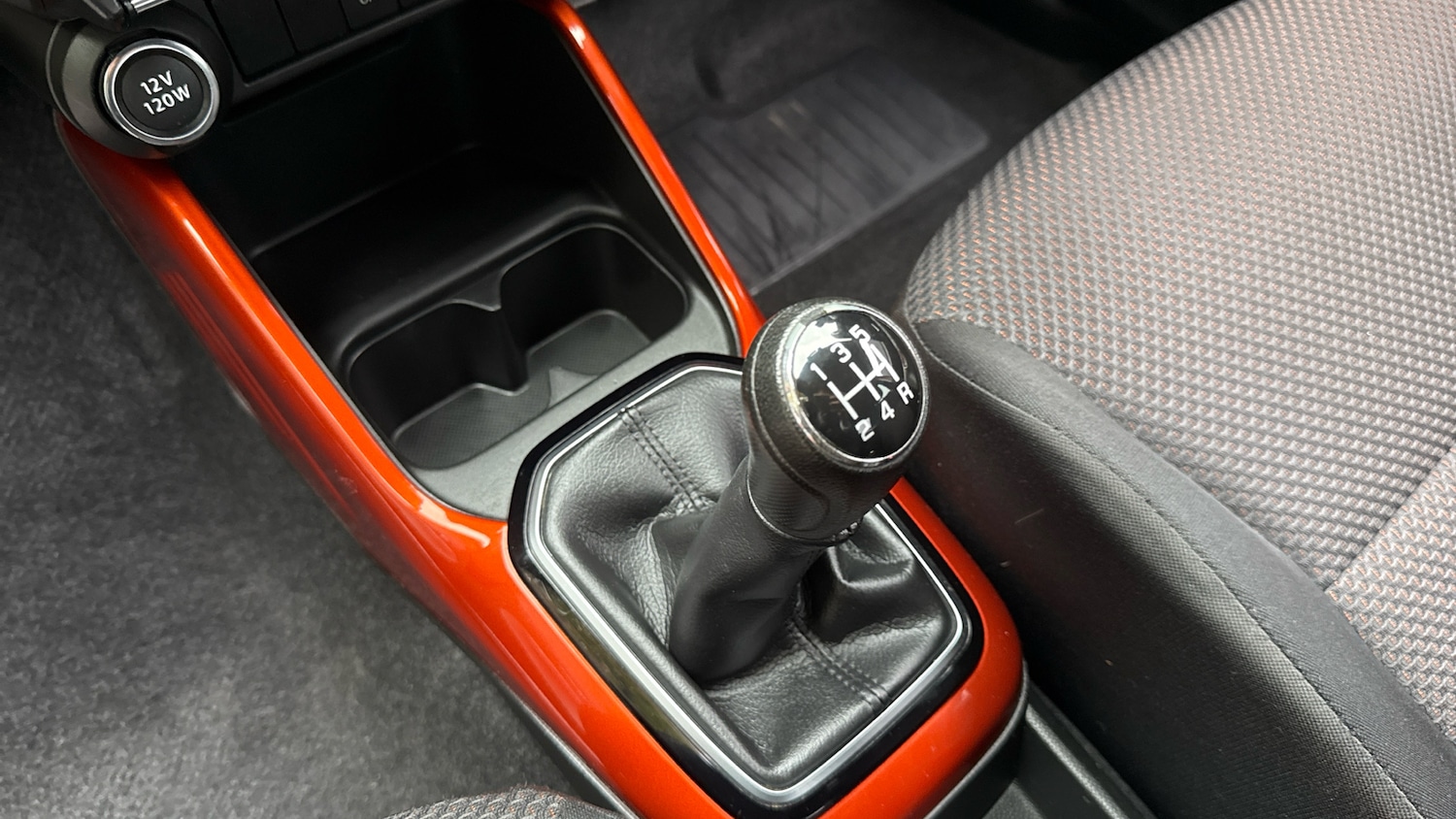 Used Suzuki Ignis 2017 for sale - 76984641: Photo 13