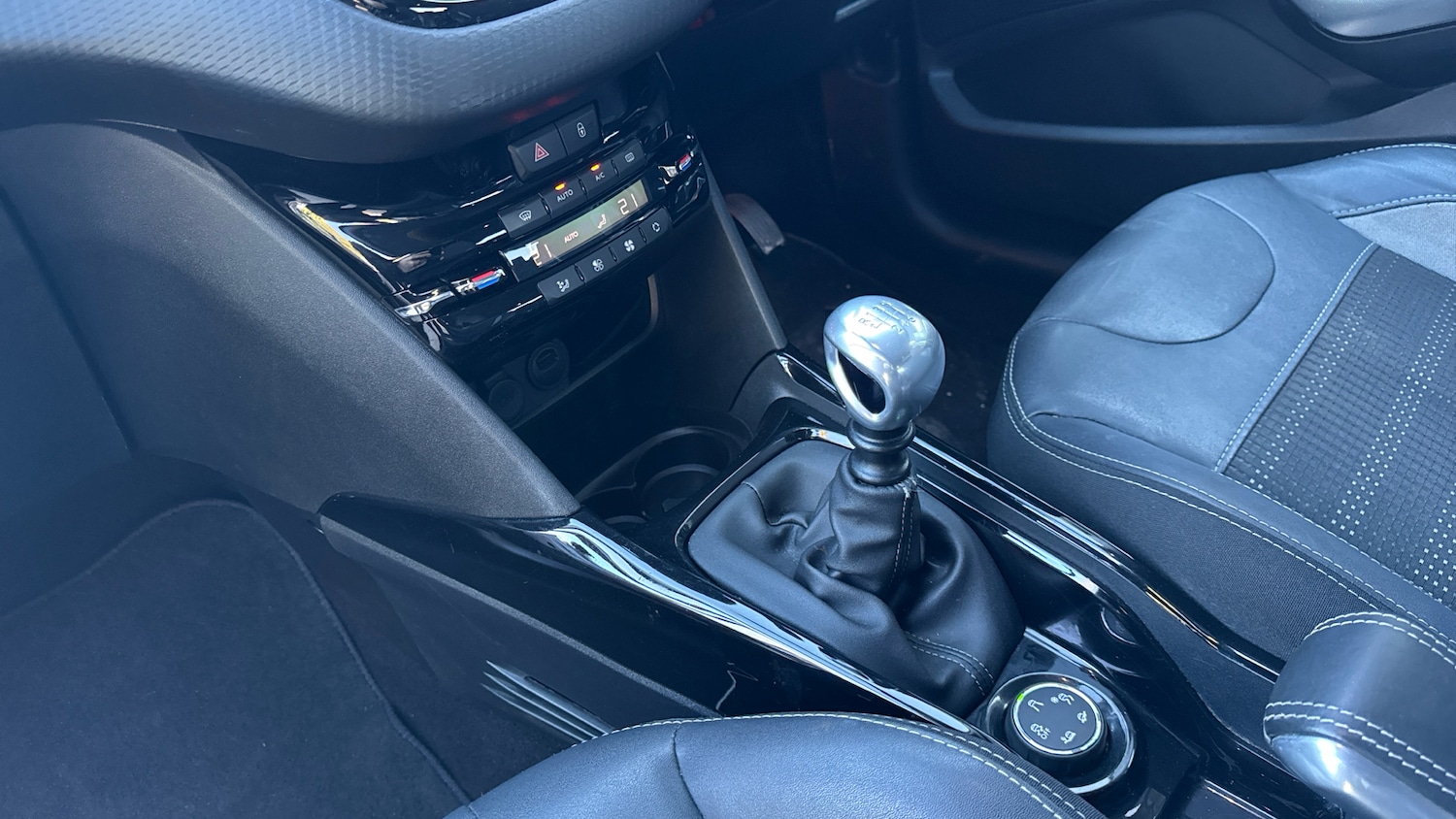 Used Peugeot 2008 2018 for sale - 76696867: Photo 13