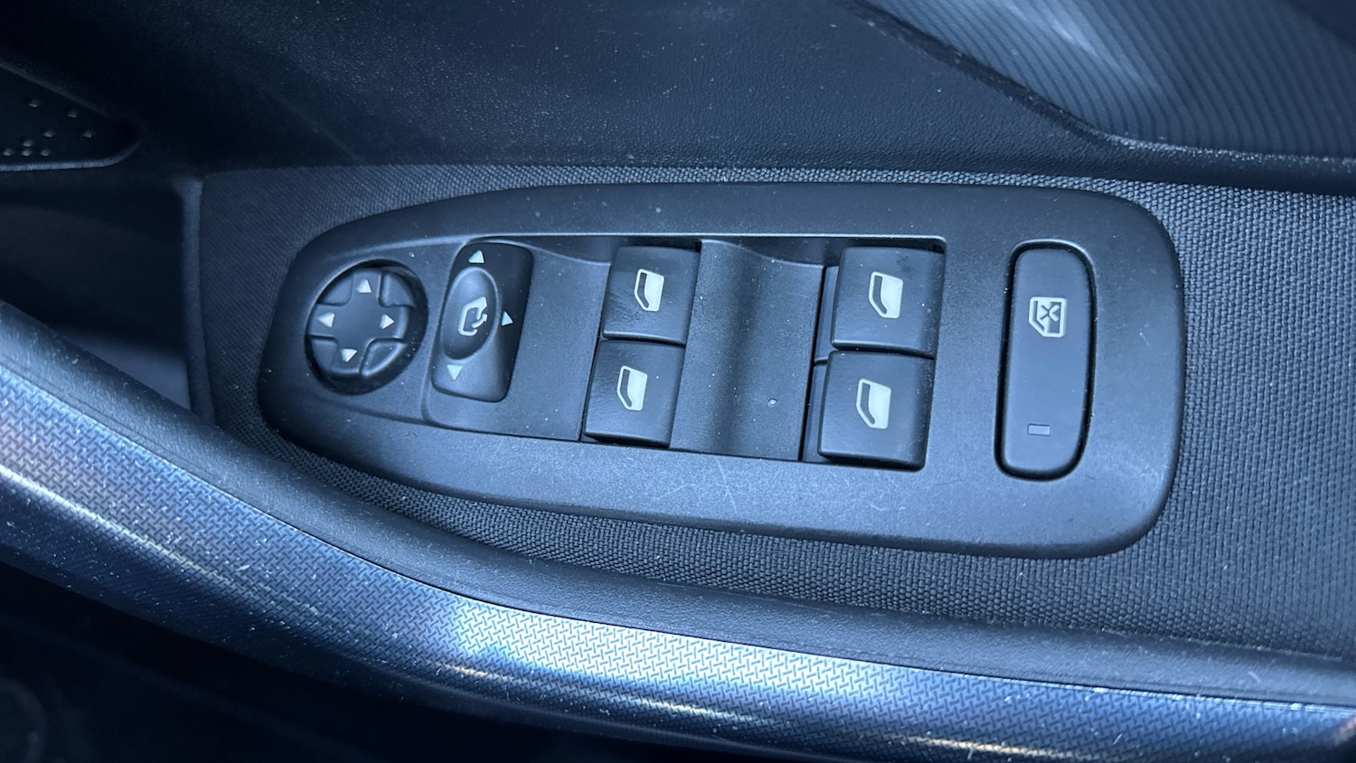 Used Peugeot 2008 2018 for sale - 76696867: Photo 25