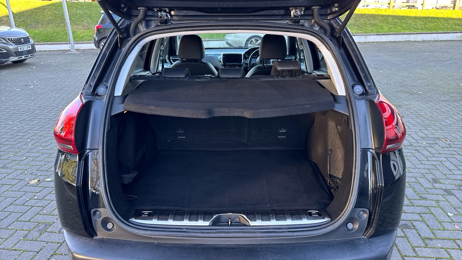 Used Peugeot 2008 2018 for sale - 76696867: Photo 4