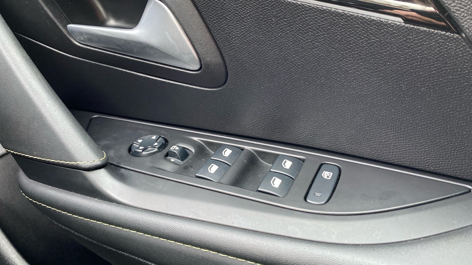 Used Peugeot 208 2021 for sale - 77710634: Photo 40