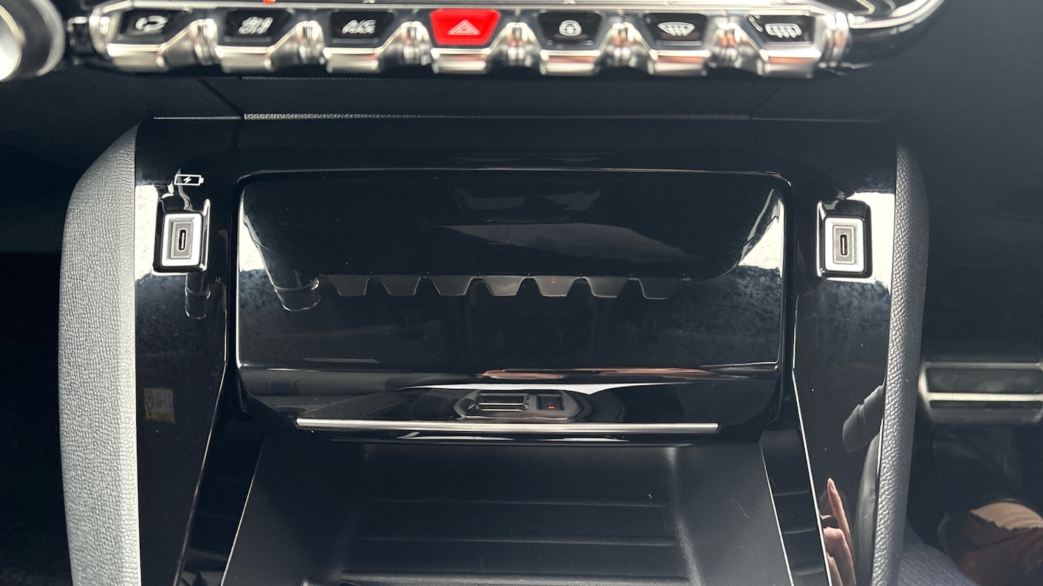 Used Peugeot 2008 2024 for sale - 76956999: Photo 35