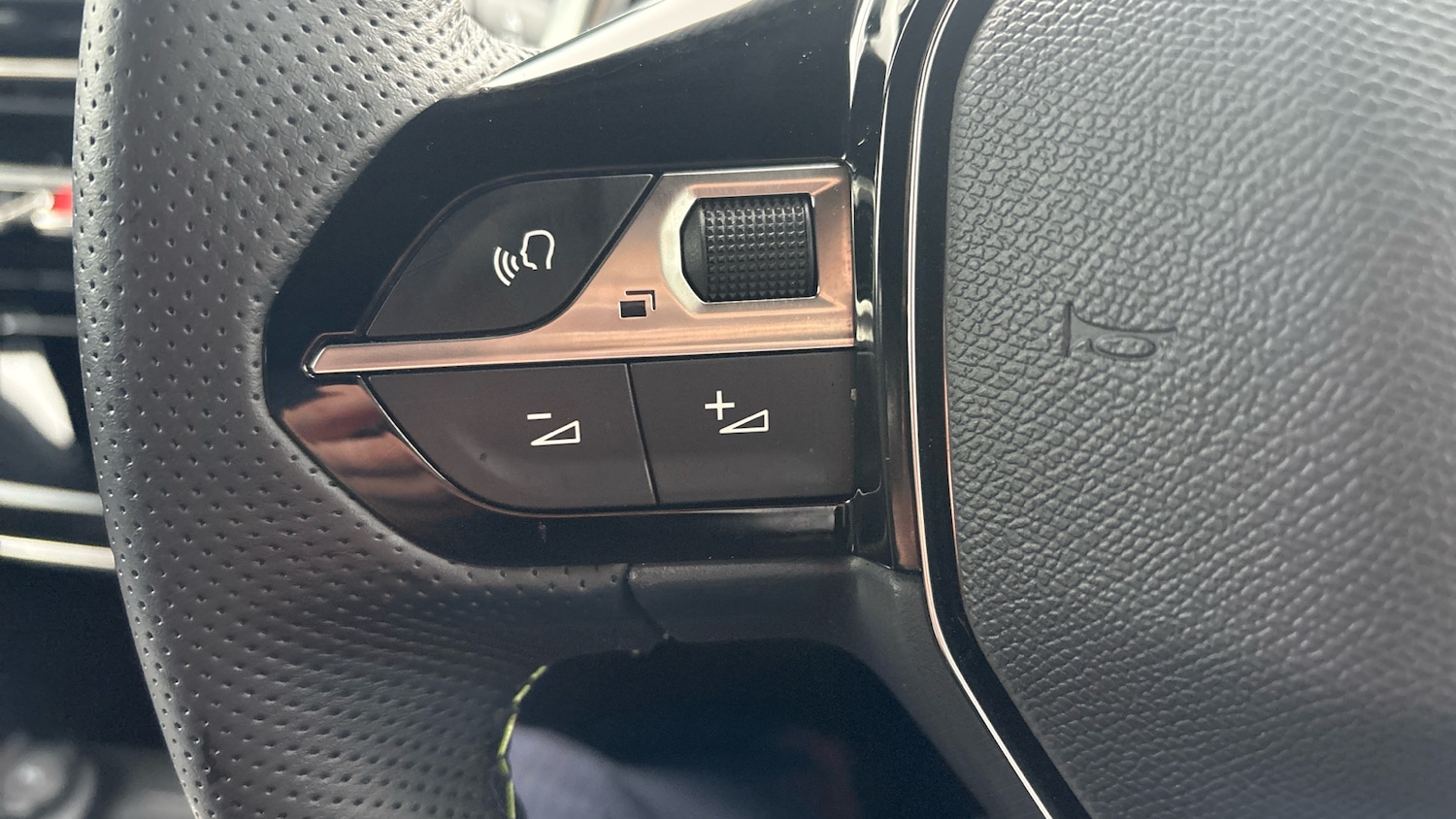 Used Peugeot 2008 2024 for sale - 76956999: Photo 38