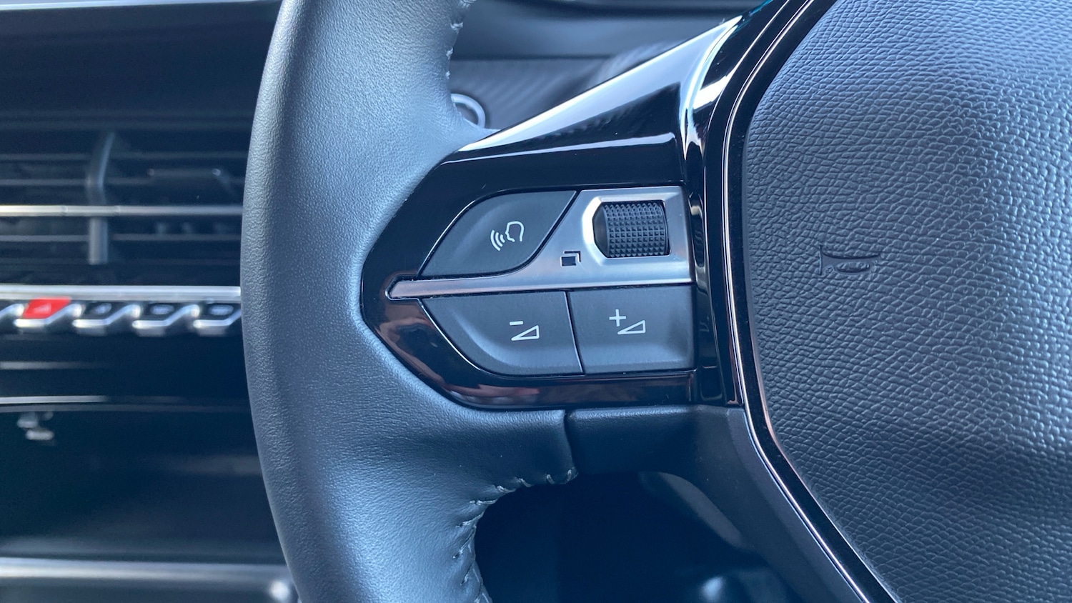 Used Peugeot 2008 2021 for sale - 77003191: Photo 36