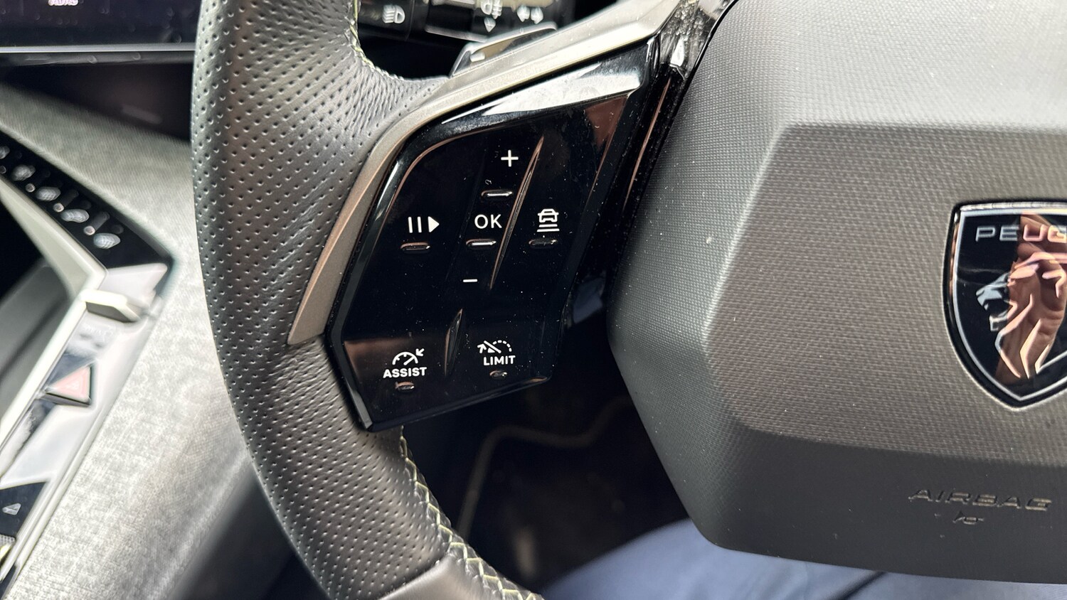 Used Peugeot 5008 2025 for sale - 76287104: Photo 32