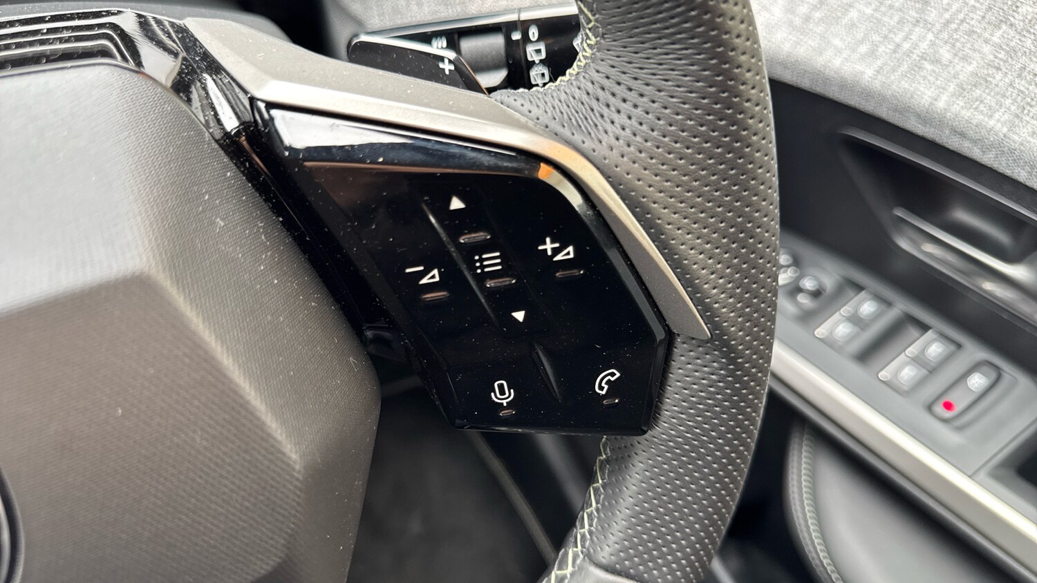 Used Peugeot 5008 2025 for sale - 76287104: Photo 33