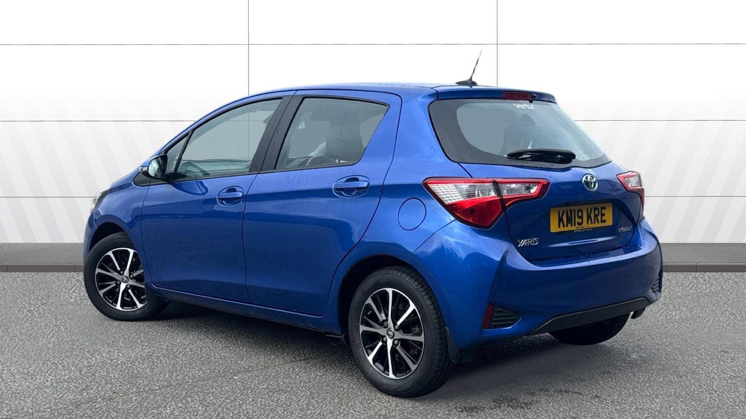 Used Toyota Yaris 2019 for sale - 78054174: Photo 2