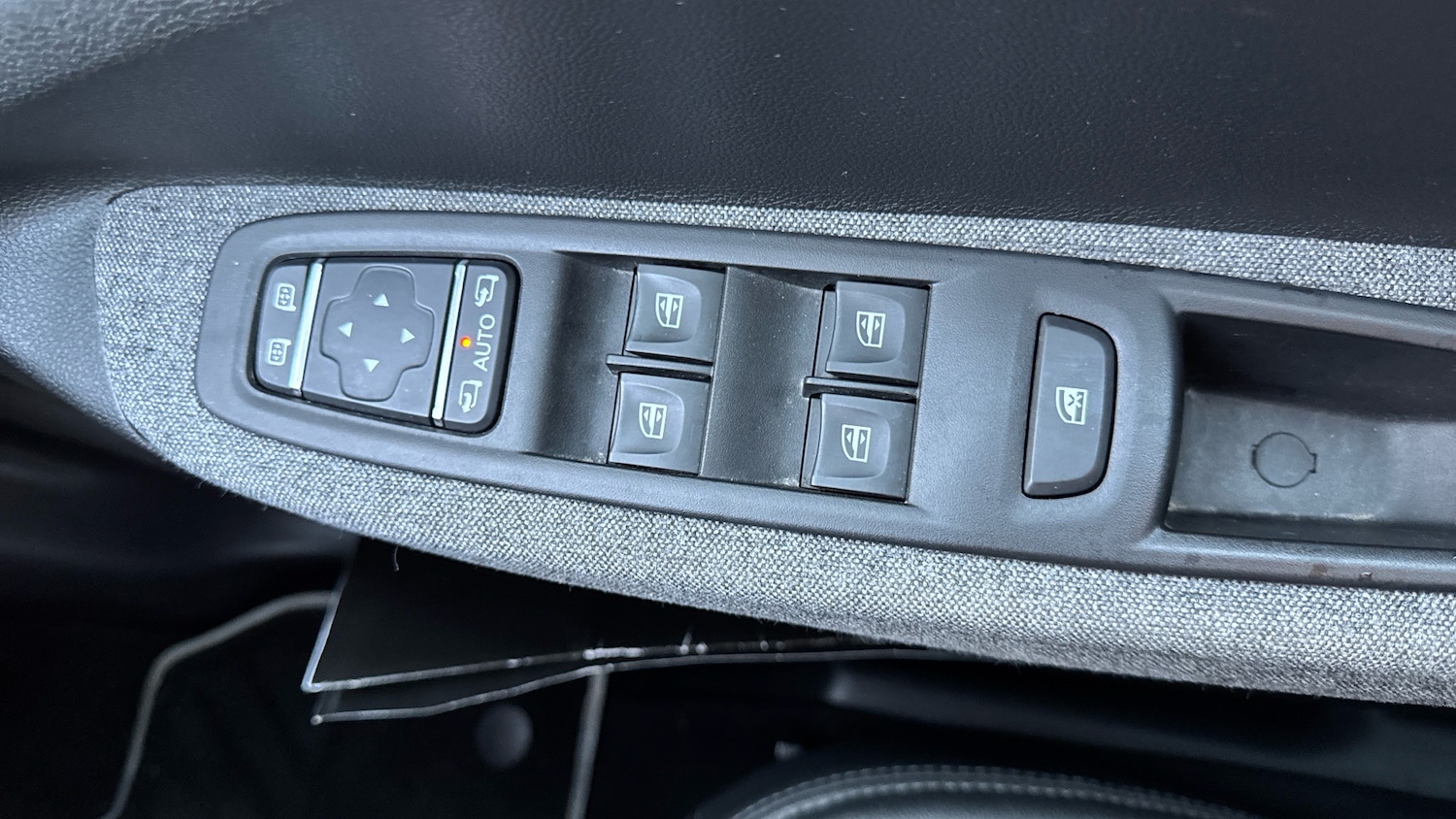 Used Renault Zoe 2020 for sale - 76131130: Photo 34