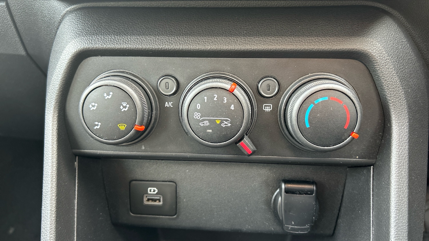 Used Dacia Sandero 2022 for sale - 77803059: Photo 28