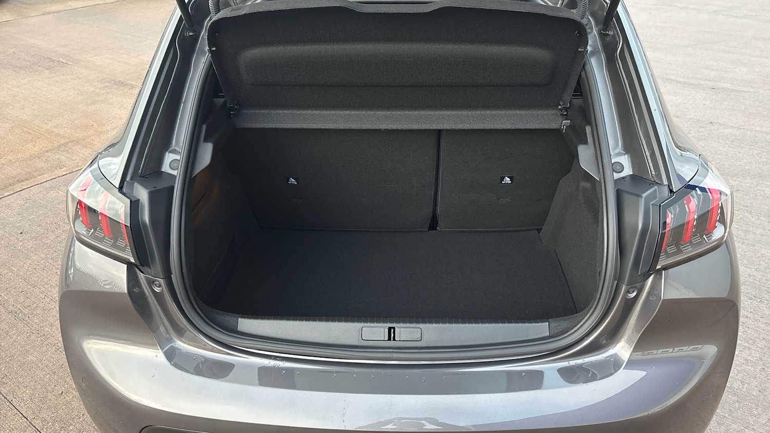 Used Peugeot 208 2023 for sale - 76734952: Photo 4