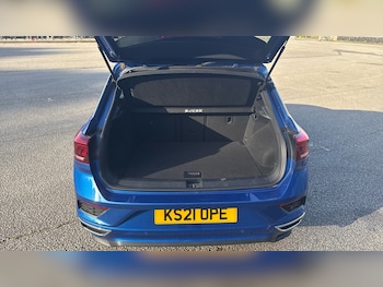 Used Volkswagen T-Roc 2021 for sale - 76393917: Photo