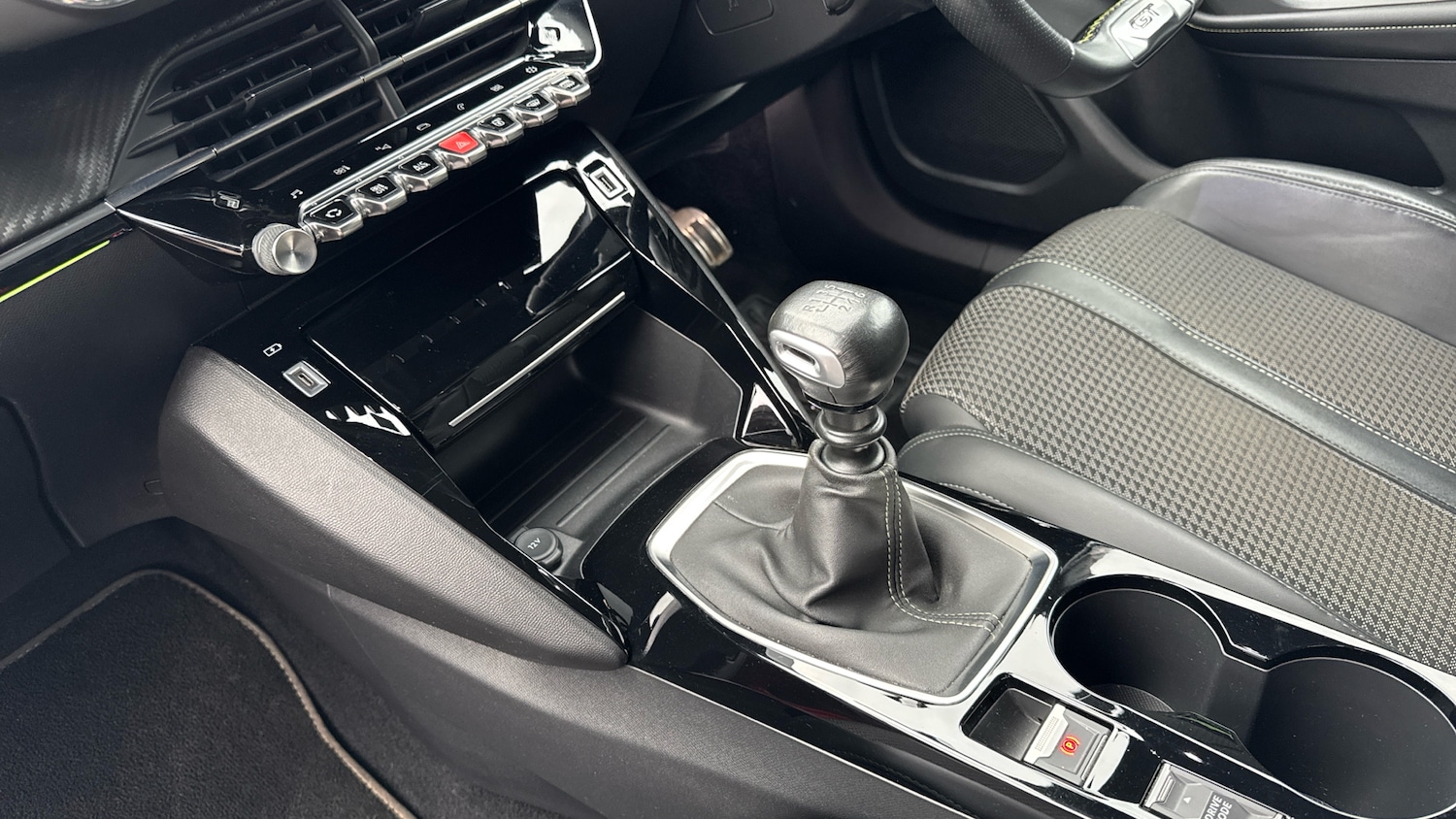 Used Peugeot 2008 2021 for sale - 76479467: Photo 13