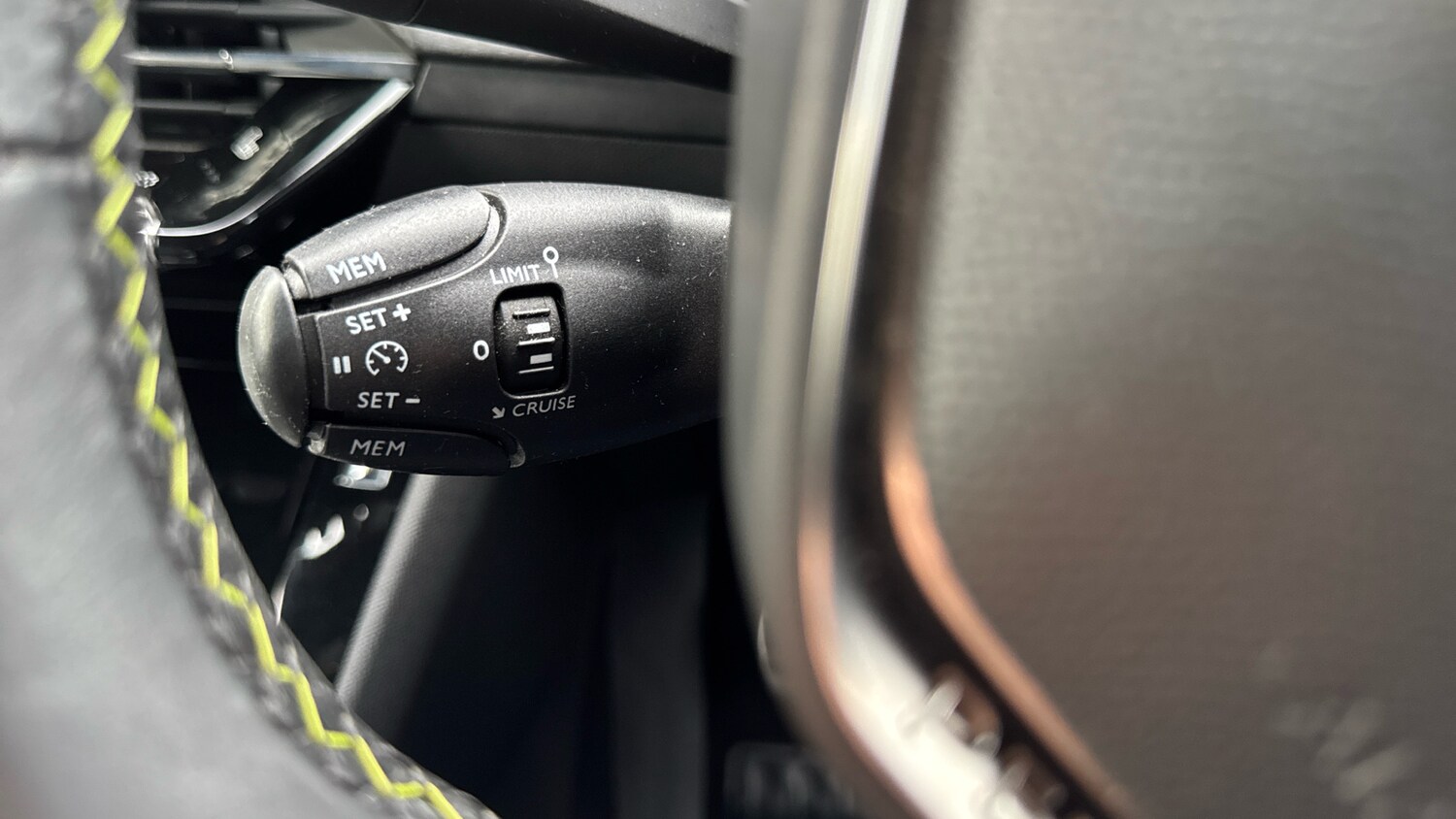 Used Peugeot 2008 2021 for sale - 76479467: Photo 35