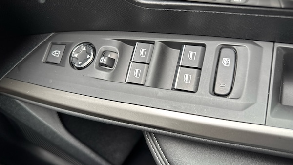 Used Peugeot 3008 2025 for sale - 76298872: Photo 34