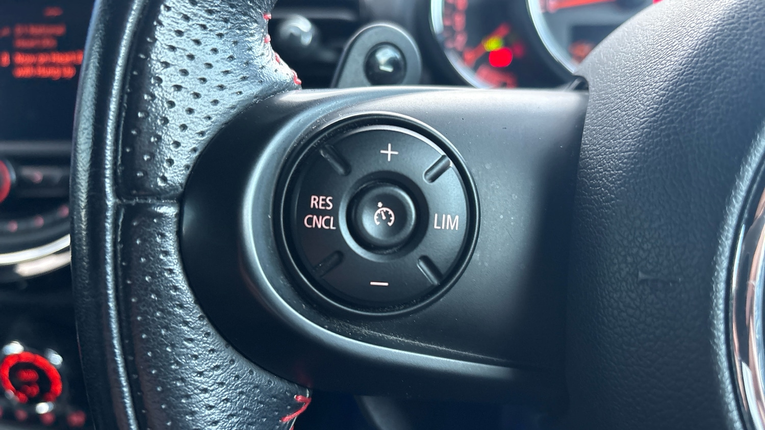 Used MINI Clubman 2016 for sale - 77847693: Photo 33