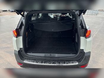 Used Peugeot 5008 2021 for sale - 76894363: Photo