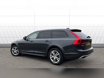Used Volvo V90 2018 for sale - 76205883: Photo